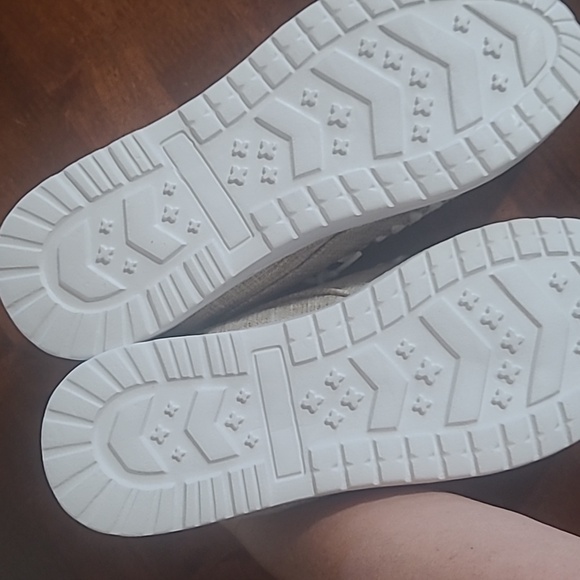 Whipstitch Sneaker 7 - Picture 6 of 6